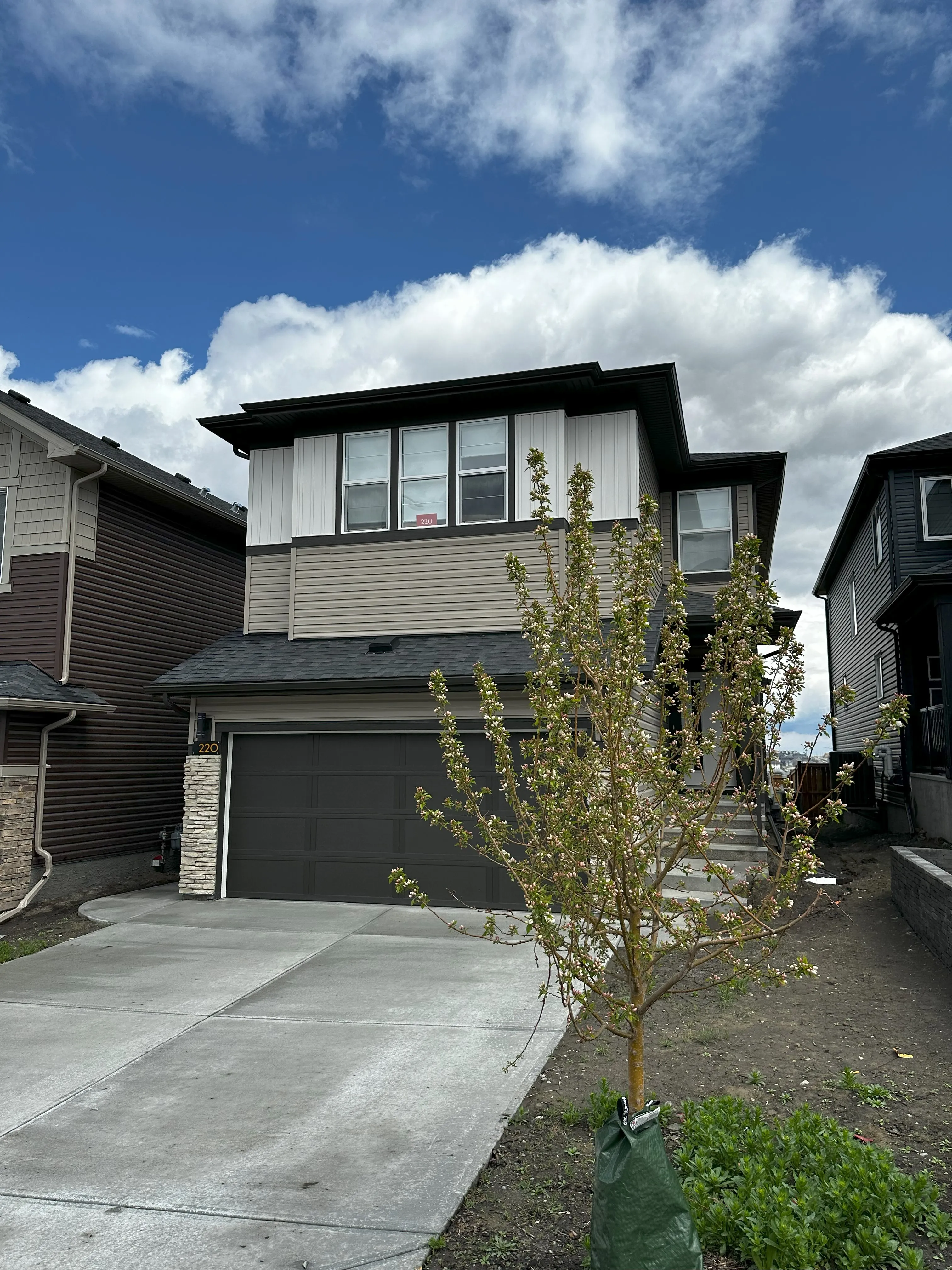 220 Ambleside Cres NW, Calgary
